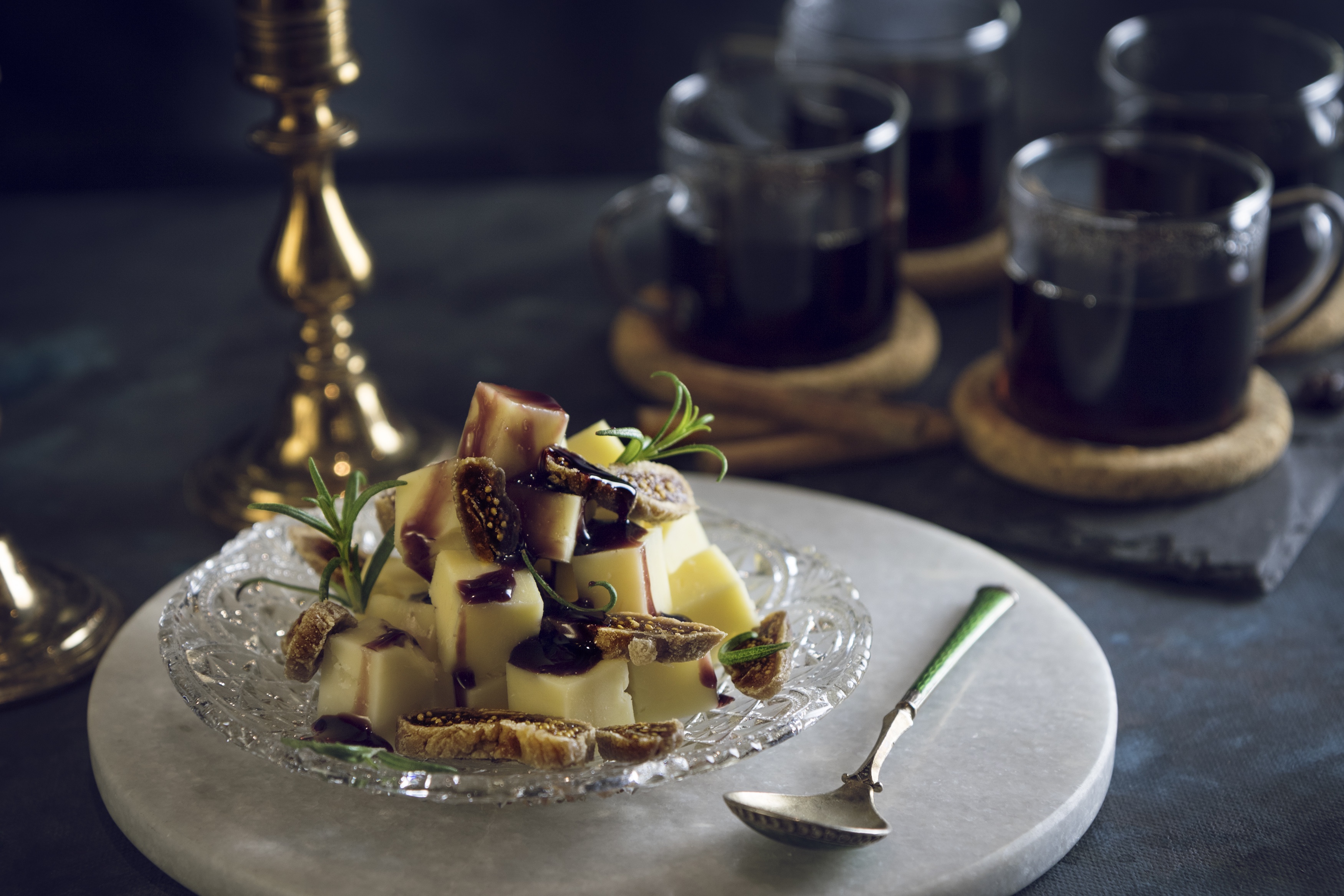 Glöggsirap med cheddar och fikon