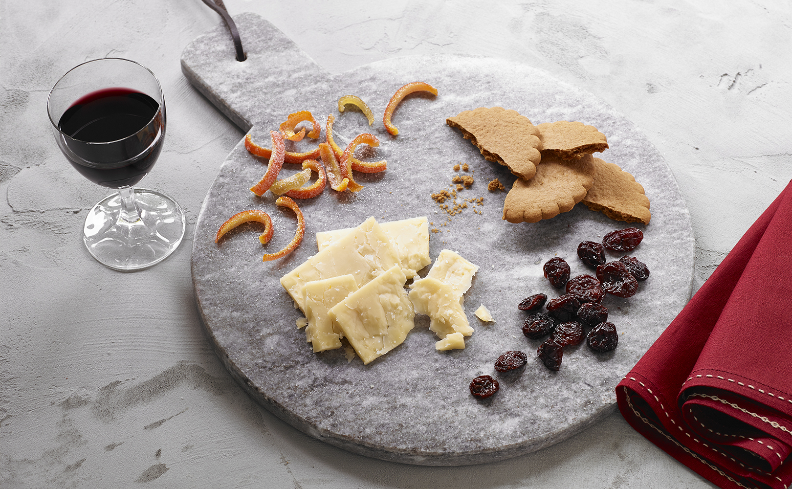 Ostbricka med cheddar och pepparkaka