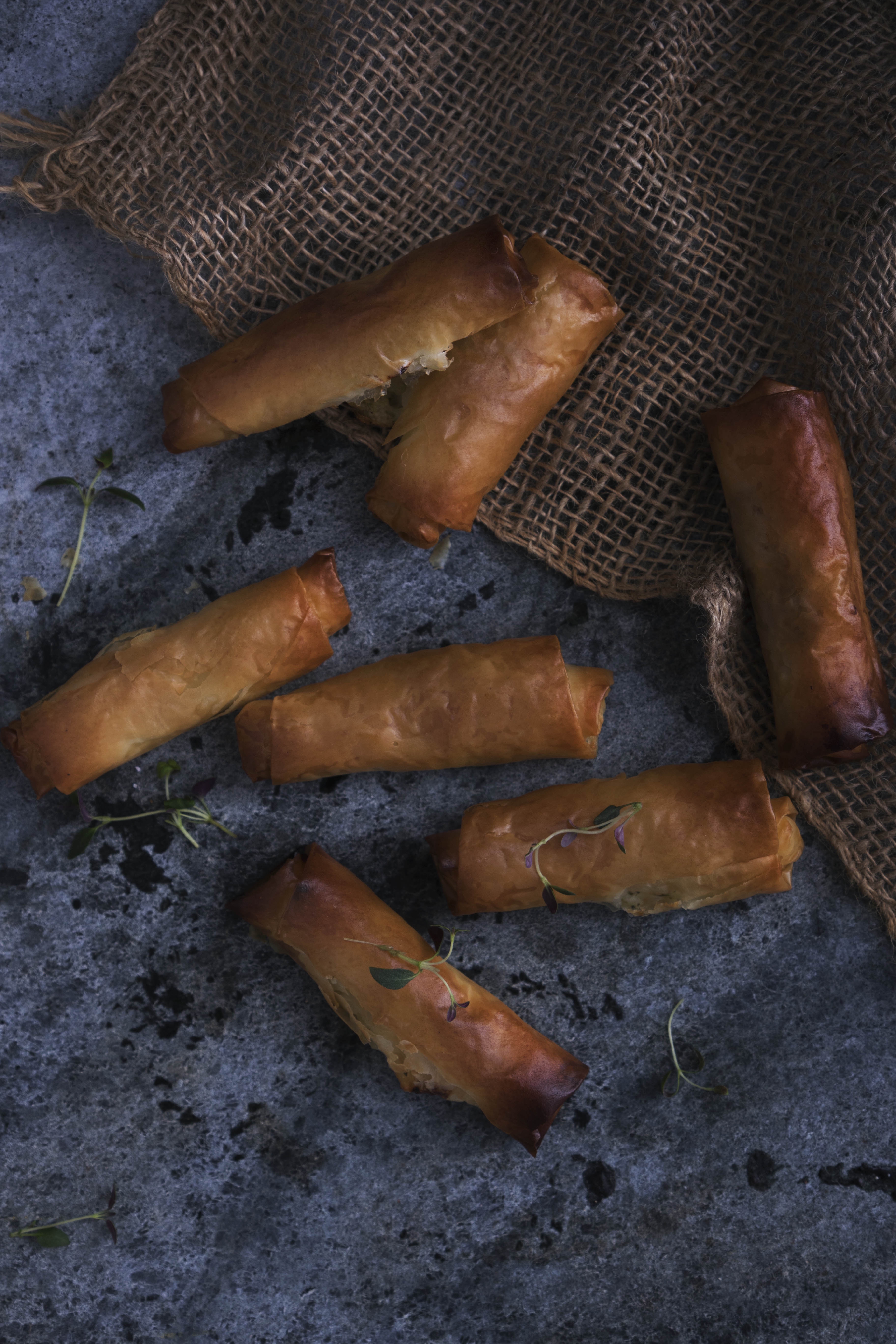 Chèvrecigarrer med timjan och honung