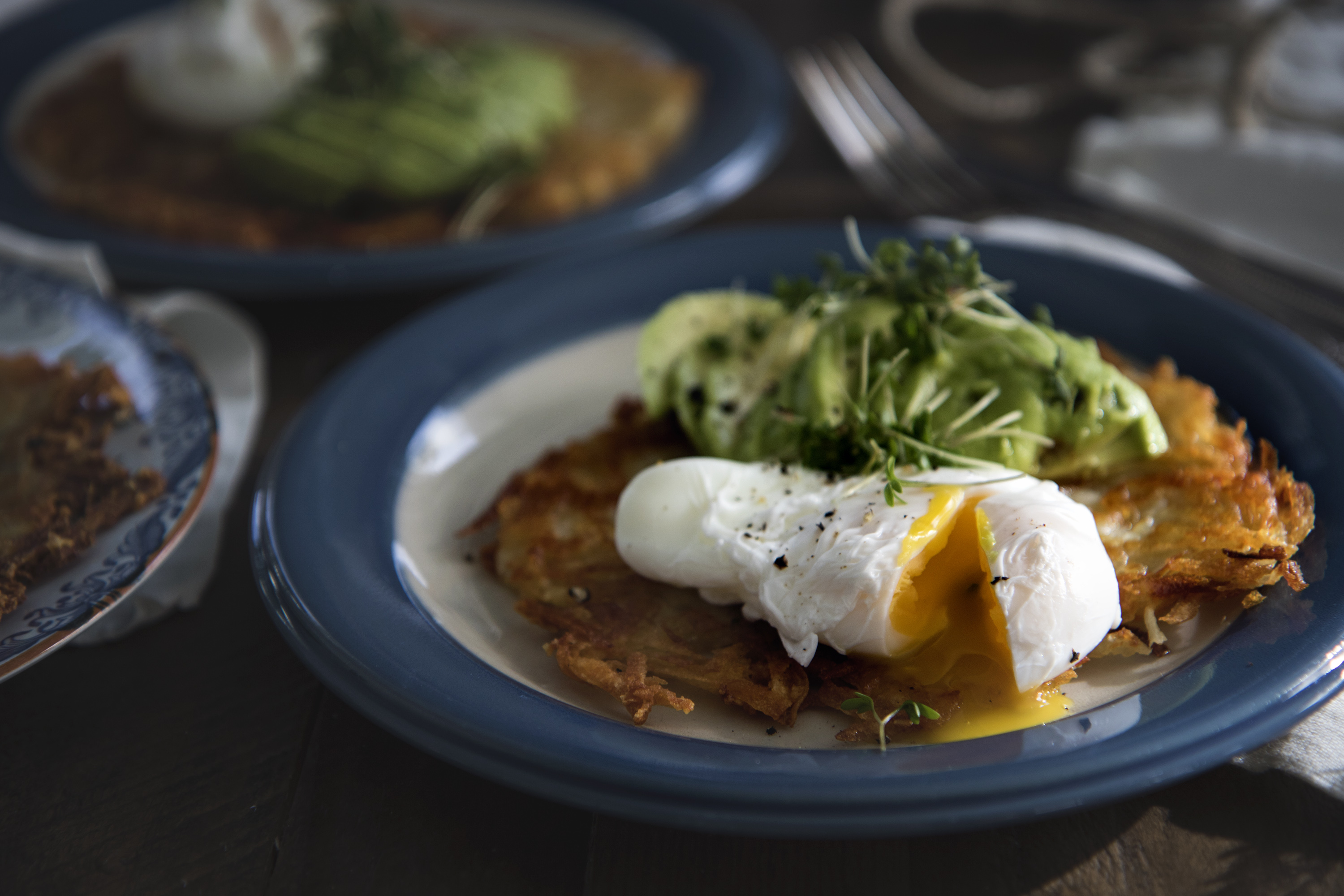 Rösti med Herrgård®, pocherat ägg och avokado
