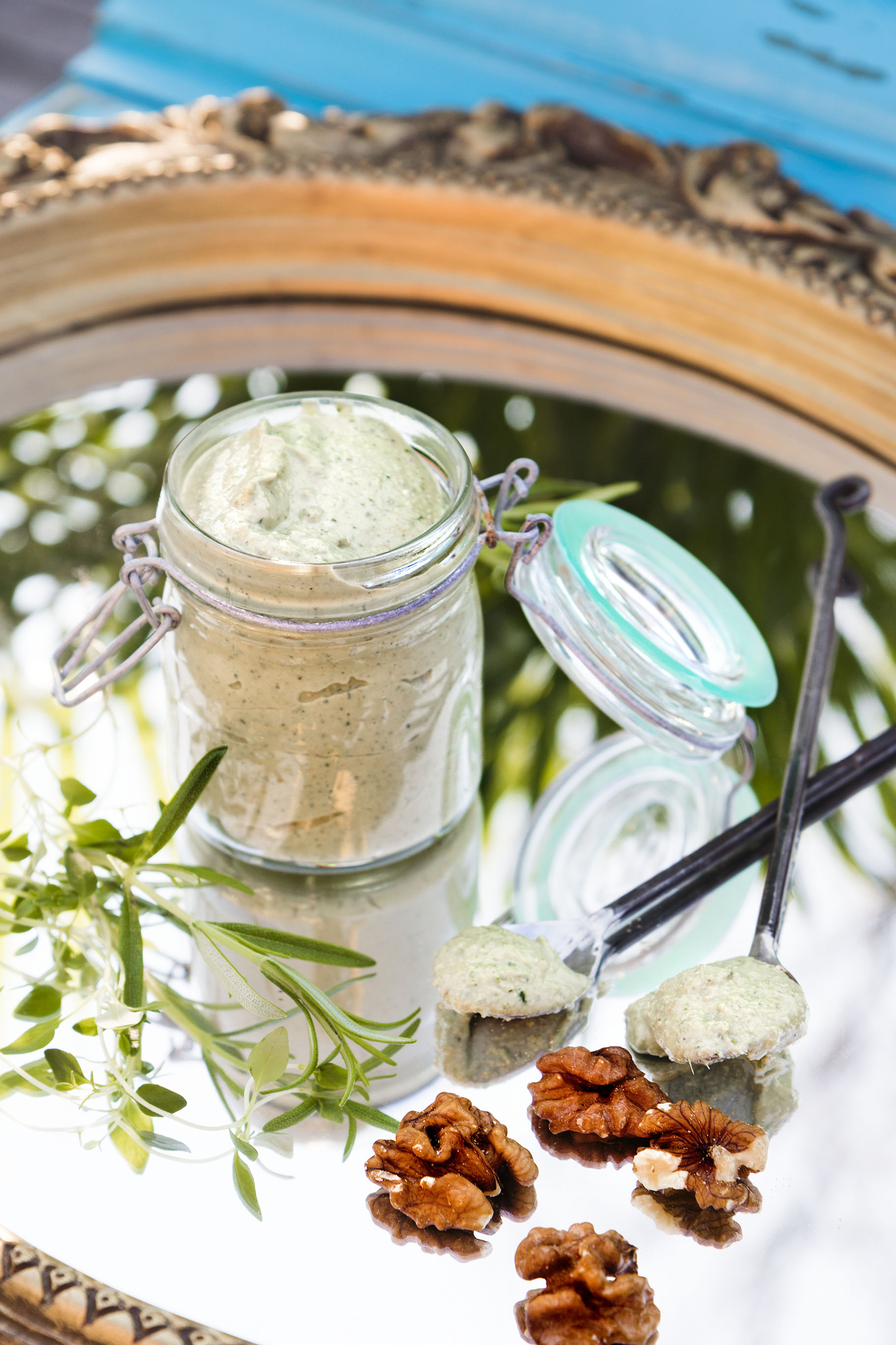 Parmesan- och valnötspesto